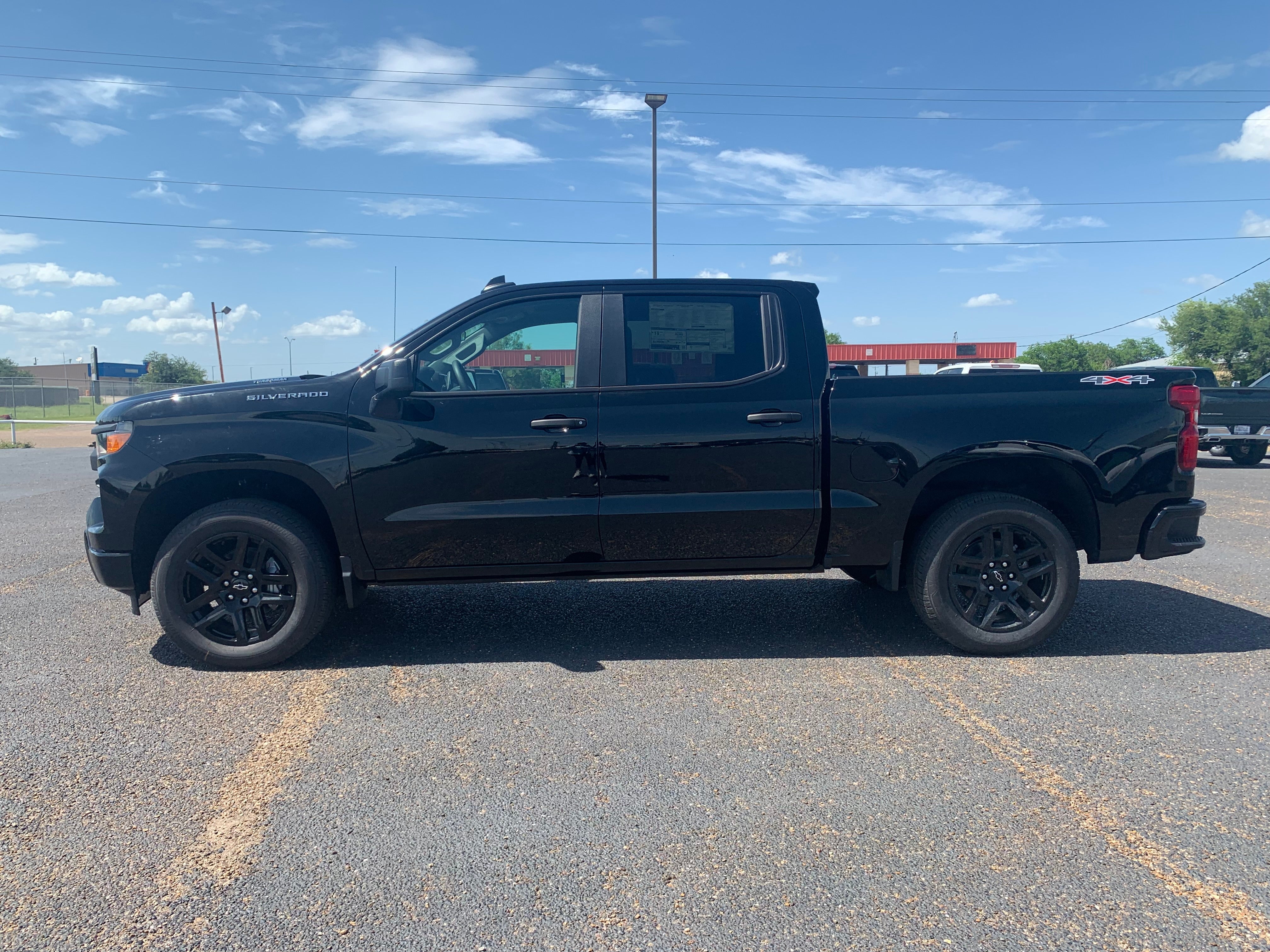 2025 Chevrolet Silverado 1500 Custom